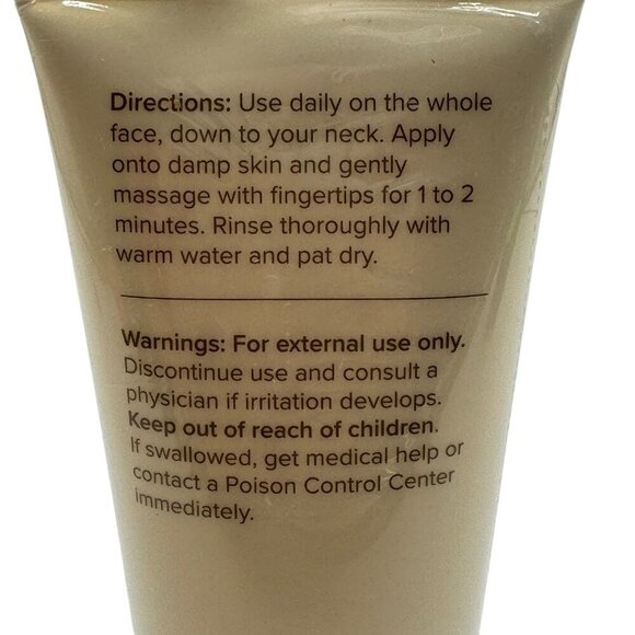 Body Firm Crepe Erase Refining Facial Scrub With Trufirm 6oz - Picture 6 of 9